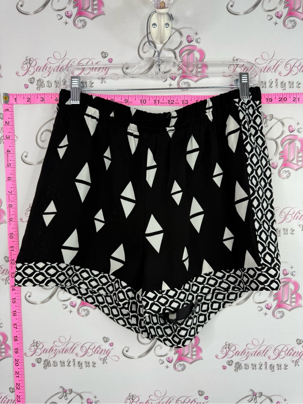 H&M shorts Black & White Geometric Athletic Shorts